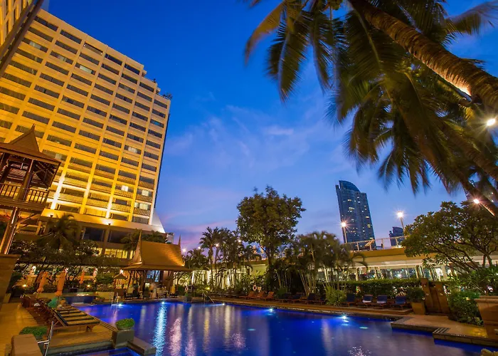Ramada Plaza By Wyndham Menam Riverside 5* Banguecoque