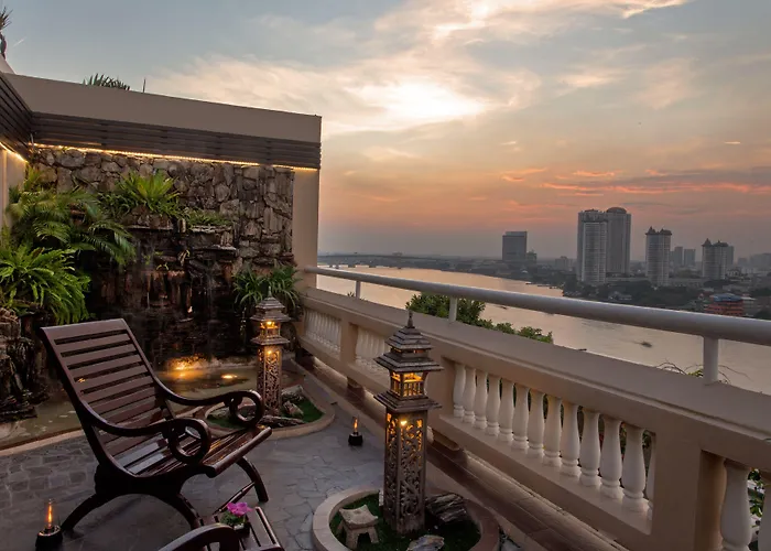 Hotel Ramada Plaza By Wyndham Menam Riverside Banguecoque