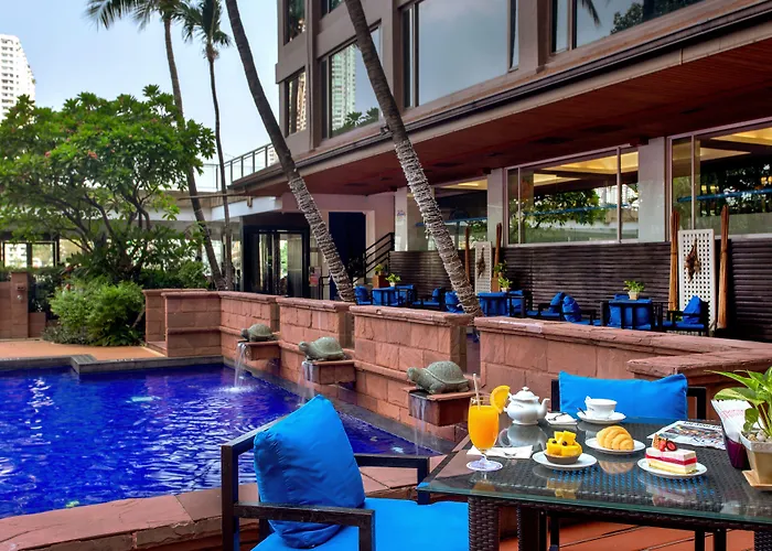 Ramada Plaza By Wyndham Menam Riverside 5* Banguecoque
