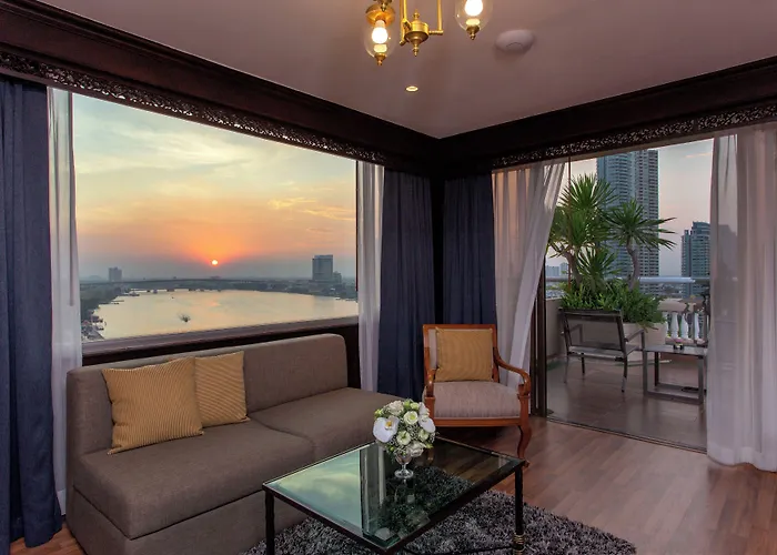 Ramada Plaza By Wyndham Menam Riverside Hotel