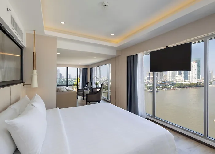 Ramada Plaza By Wyndham Menam Riverside Hotel Banguecoque