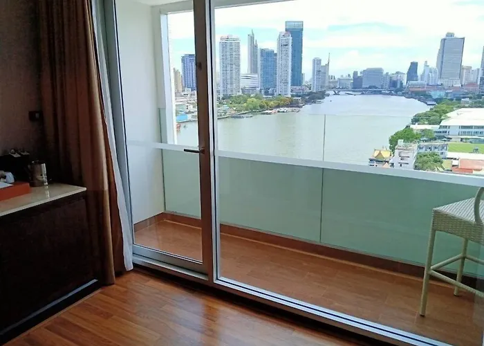 Ramada Plaza By Wyndham Menam Riverside 5* Banguecoque